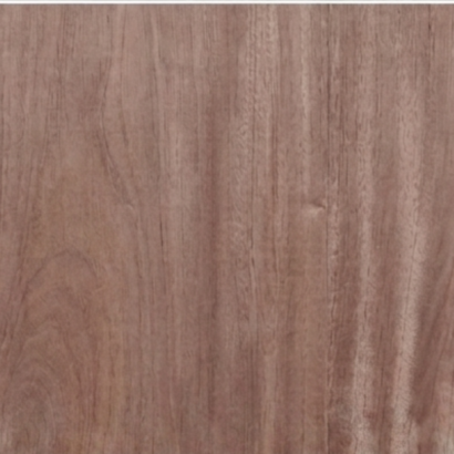 Alt text imagen 2: Veta natural de Enchapado Caoba para muebles elegantes