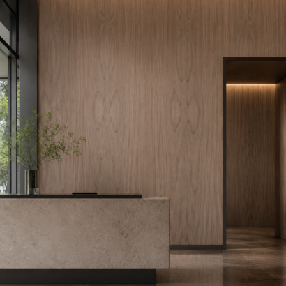 Aplicación de Triplay Tzalam Importado en muebles modernos y proyectos interiores